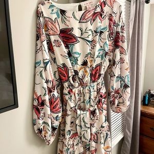 Floral mini dress. Size Medium.